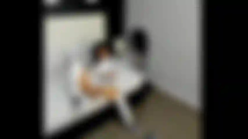 Chupando seu pau preto.