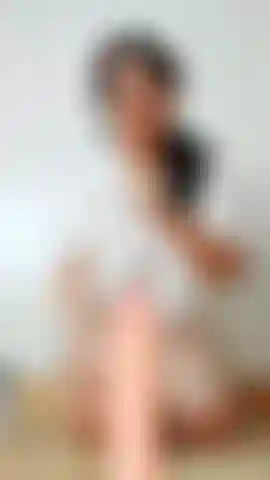 Boquete natural slurpy em camiseta branca.