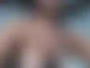 Lambendo meus mamilos e pendurando meus grandes peitos flácidos!