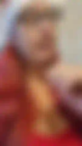 É época de férias e eu estava com vontade de dar, então te dou um boquete alucinante com muita saliva e engasgos para você gozar na minha cara e nos peitos! Muito cuspe! Áudio!