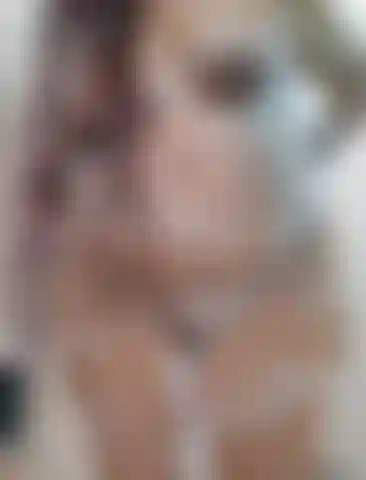 Depois de 3 semanas loucamente ocupadas e realmente sem muito tempo sozinha, tive que aproveitar todo o tempo livre que tive para gozar! Estava no chuveiro e achei que era um bom lugar para me molhar e gozar com força com o chuveiro! 25 Semanas!