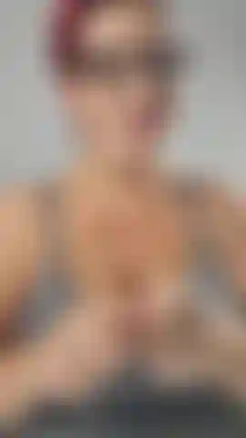 Brendan queria que eu montasse em seu pau depois de me despir e mostrar minha barriga de grávida! Sento em seu pau e monto nele e falo sobre ordenhar todo o seu esperma com minha buceta cremosa e grávida enquanto gozo com ele dentro de mim! 38 Grávida de semanas.