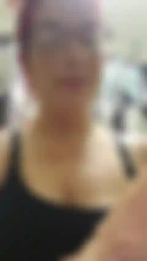 Ver meu vibrador de 10 polegadas sempre me faz gozar tão bem por conta própria, pensei em ver o que aconteceu quando me fodi com ele enquanto usava meu vibrador ao mesmo tempo, e bem.... Veja você mesmo! 38 Semanas usando meu brinquedinho + vibe roxa - áudio!