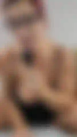 Usando minha nova vibração, sento nela e monto com meus peitos grandes e flácidos de grávida pendurados e gozo super forte! Então fodo minha bucetinha grávida cremosa com meu vibrador de vidro e uso a vibe ao mesmo tempo e gozo uma segunda vez e mostro minha bucetinha cremosa no final!
