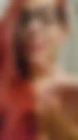 Tenho um novo brinquedo de dragão ruim chamado rex! Me veja foder pela primeira vez e veja como minha boceta faminta engole bem e como isso me faz gozar bem! Áudio!