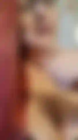 Me despindo com uma visão de corpo inteiro e de trás, então eu retiro e uso meu brinquedo de vidro pela primeira vez em muito tempo e minha vibração e um grande orgasmo agradável! Minha buceta estava tão molhada! ( Áudio).