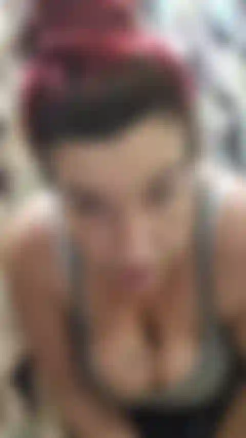 2 Das minhas coisas favoritas de fazer no mesmo vídeo! Chupando meus mamilos leitosos e tirando leite, depois deixando tudo escorrer para meus enormes seios lactantes, depois garganta profunda e engasgando meu vibrador e fazendo para mim uma enorme saliva, bagunça de saliva leitosa! - Áudio!