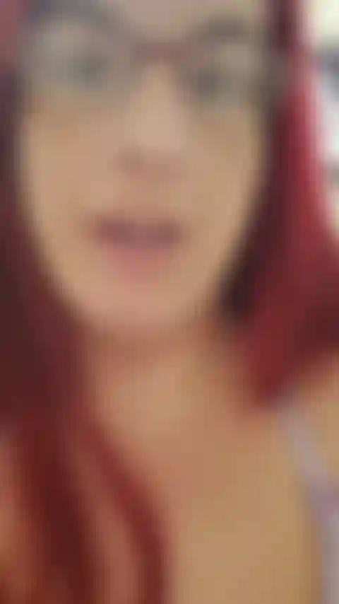 35 Vídeo de fetiche por barriga da semana - falando sobre você beijando, lambendo, esfregando minha barriga, fodendo com a língua meu umbigo, deslizando a ponta do seu pau no meu umbigo profundo e fodendo. Joi! Áudio!