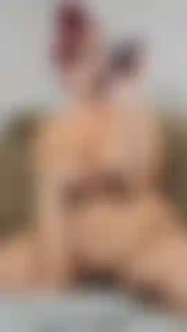 Observe-me balançando meus peitos flácidos de grávida enquanto monto meu vibrador preto de 9 polegadas. Então eu me fodo no cachorrinho antes de me virar e me foder enquanto falo sacanagem com você e digo que quero que você encha minha buceta com uma carga enorme! 20 Semanas!