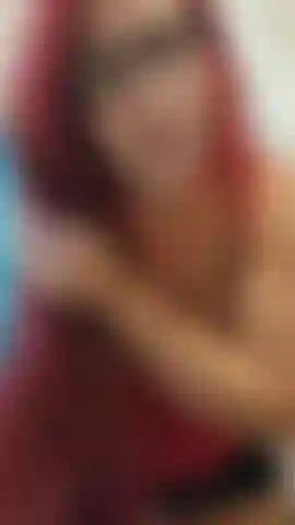 Provocando você com uma saia preta curta e fio dental e dando joi enquanto balança e dá um tapa no meu bumbum enorme! Fico de quatro, e oriento você a gozar na minha bucetinha gorda e no meu cuzinho enquanto espalha com as duas mãos uma contagem regressiva de porra! 17 Grávida de semanas!