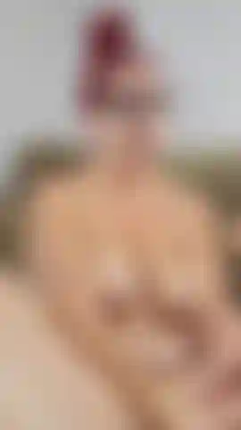 Quer me ver ordenhar seu pau com minha boceta molhada e apertada quando gozo em cima dela? Você fica super excitada e sopra o maior creampie dentro de mim e depois vê tudo vazar no final! ( Vídeo de vibrador esguichando!!) ( Áudio).