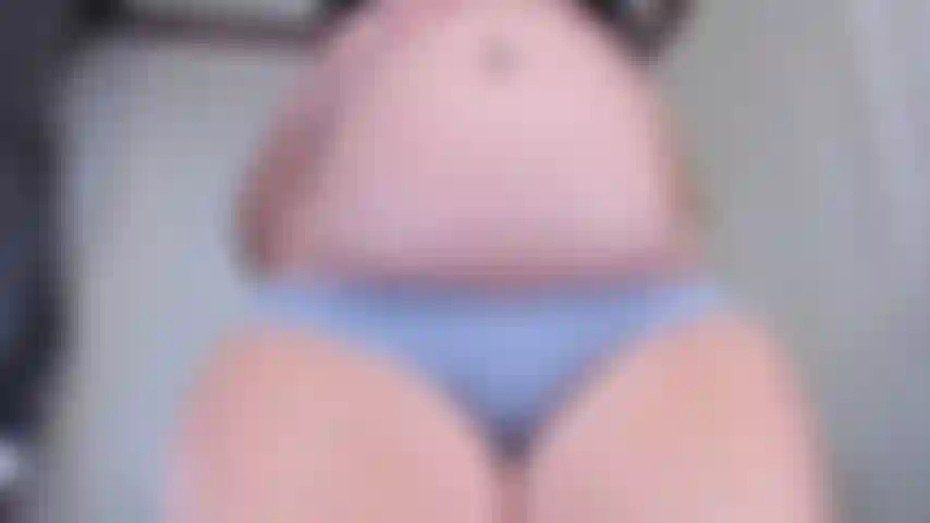 25 Semanas de gravidez - exibindo minha barriga e bumbum em pé, fodendo minha buceta no estilo cachorrinho com meu vibrador e depois usando minha vibração para gozar com o vibrador dentro de mim, observe-o deslizar para fora depois que eu gozar!