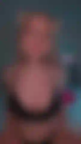 Cat girl faz uma cena sph/ joi!