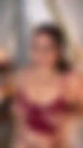 I just uploaded a new video something sensual, elegant, and impossible to ignore. A little tease, a little mystery  made especially for those who love my most seductive side.
Go take a look and tell me what you think.