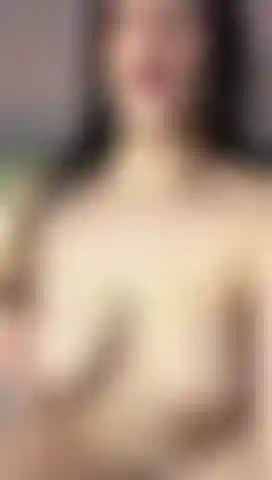 I am a naughty girl with a playful pussy