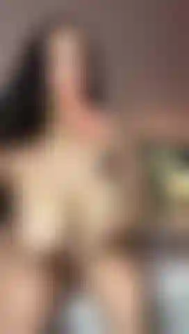 I am a naughty girl with a playful pussy