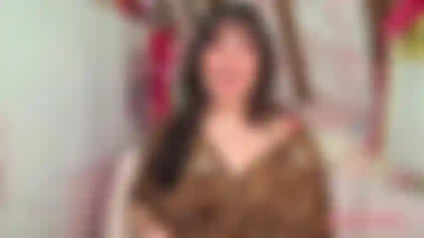 Uma garota safada de bar que ainda não vai te foder (sph).