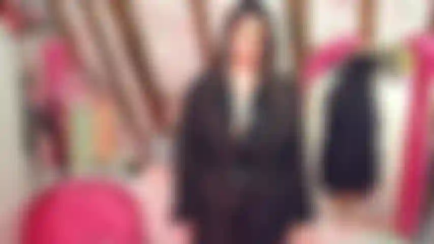 Sua melhor amiga gordinha quer um favor: uma provocação de biquíni.