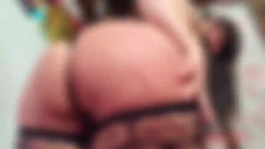 A bbw agacha sua bunda gorda e peluda na sua cara!