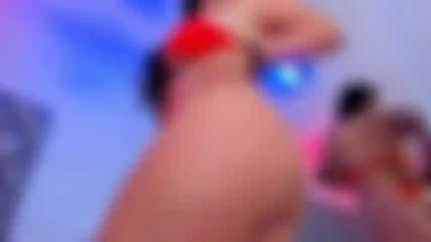 Venha, vamos curtir um momento mágico, você e eu na minha sala, sinto muito calor.