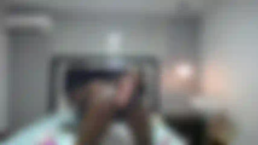 Me fodendo com meu maior vibrador.