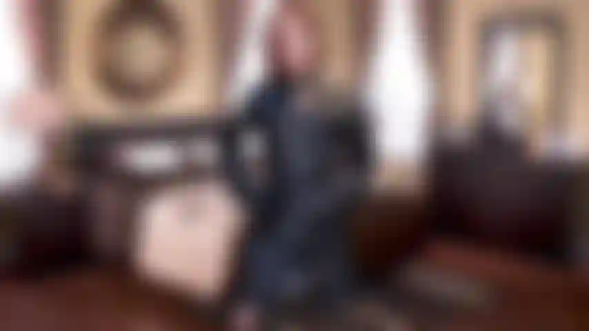 A resistência é inútil, você é minha vítima de chantagem.