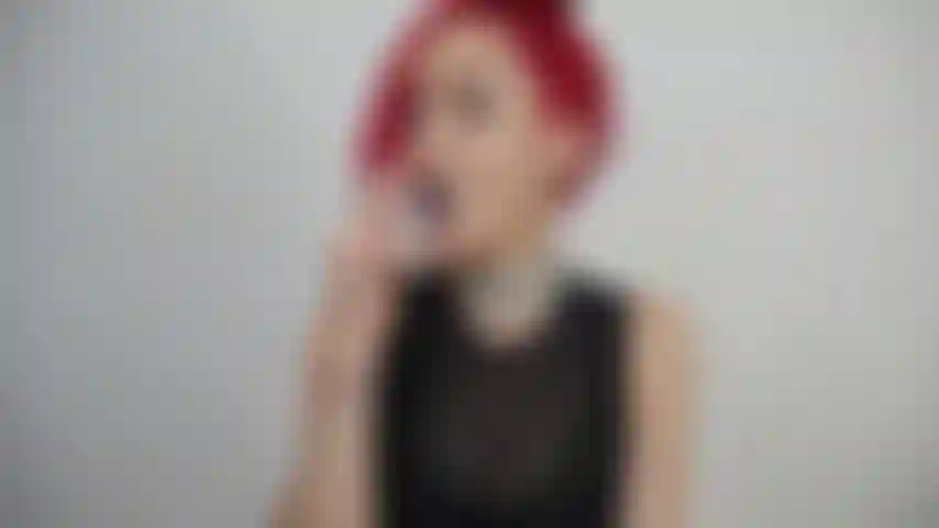 Lábios azuis, bolas azuis.