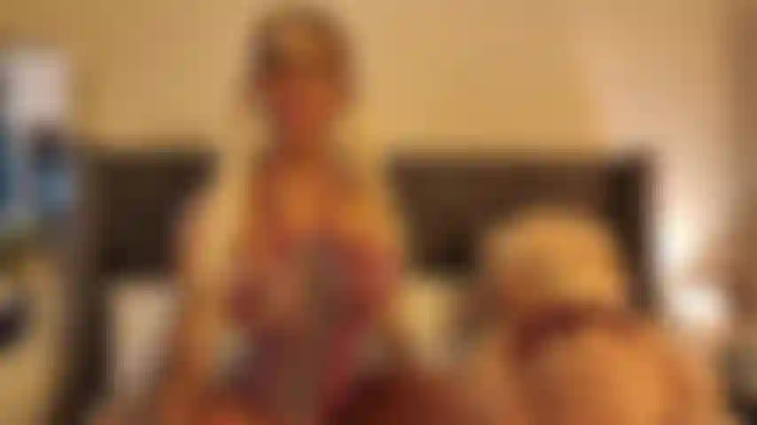 Bonus gold show novo vestido para nova experiência anal.