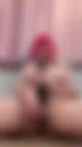 Goze rápida e cremosa com meu novo brinquedo e vibrador em meu clitóris. Veja minha boceta ficar gostosa e cremosa enquanto eu gemo por você.