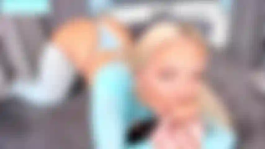 Trailer *** arch e super desleixado gaggin bolas profundas.