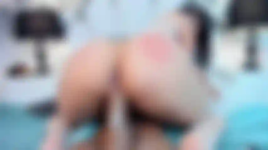 Minha bunda fica ótima enquanto você a fode.