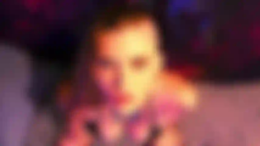 Cara de ahegao da alt girl tá precisando.