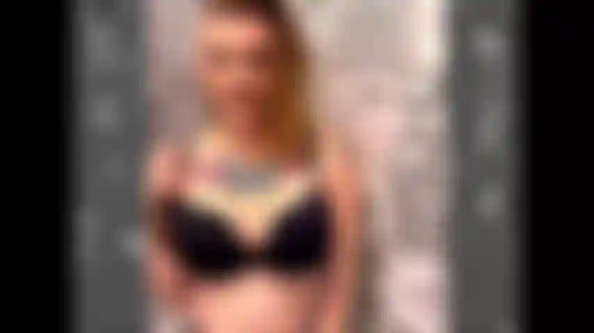 Molhada e selvagem! Chupe e foda-se!