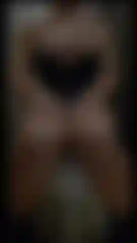 Malhar com roupas justas me dá muito tesão, às vezes não aguento esperar chegar em casa para dar um pouco de amor no meu pau.