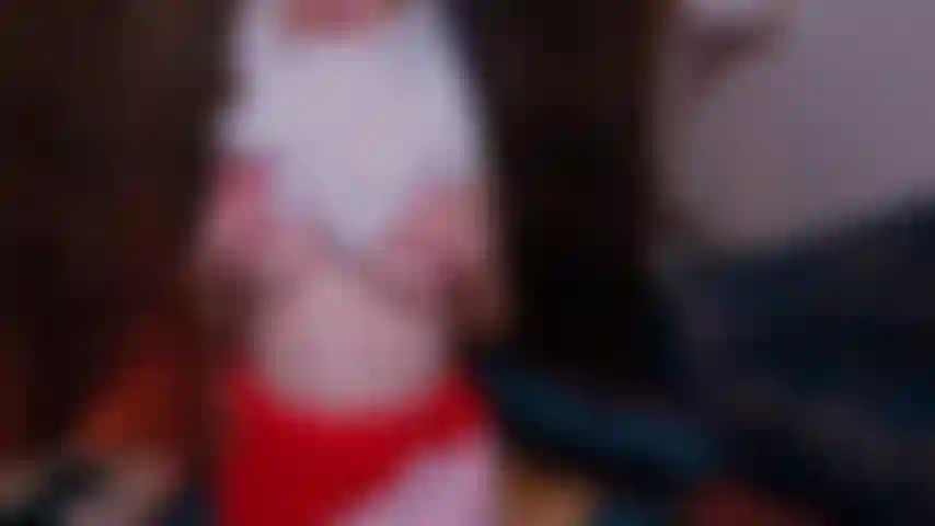 A charmosa jeanny se masturba por você.