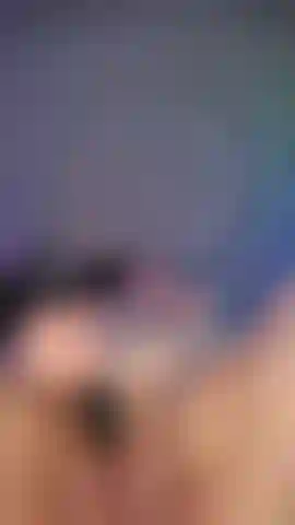 Compre para me ver superestimulada e gozando muito forte até ficar sem fôlego sob meu vibrador poderoso demais. Você ganha um close da minha buceta molhada depois. 😈.