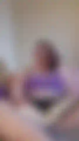 Leitora de conteúdo erótico, vadia ovulando e com dificuldade de se concentrar. Desbloqueie para ver mais de 10 minutos de múltiplos orgasmos, striptease, uso de wand, eu sendo uma vadia flexível e superestimulada.