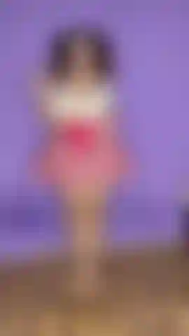 Daddys_girl implora para chupar e ser fodida.