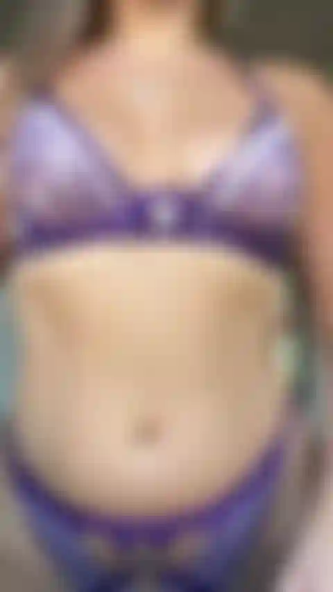 Veja meus peitos balançarem.