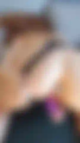 Plug anal + vibrador.