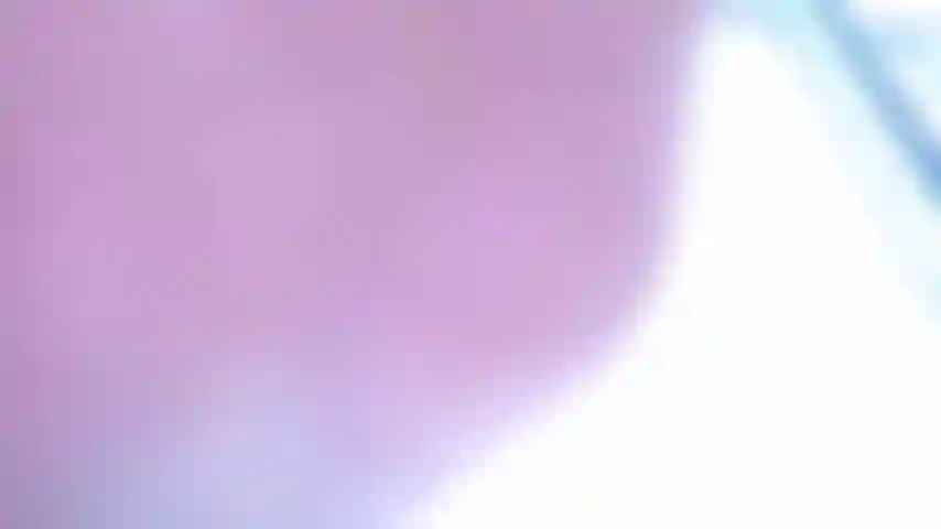 Uma giganta: pisoteando e esmagando você.