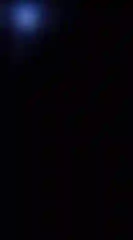 Luzes acesas, peitos de fora!