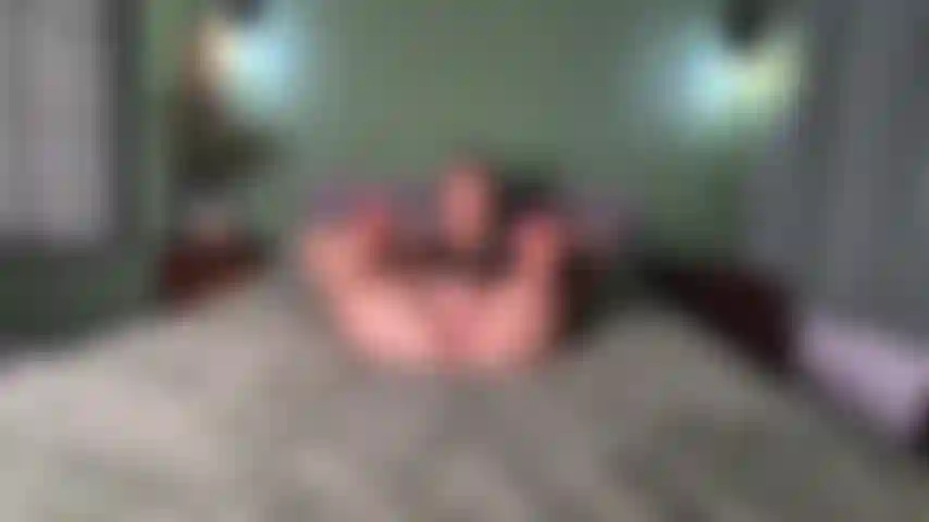 Uso meia arrastão, adoro pés e brinco com buceta até gozar.