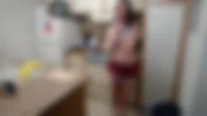 Então pensei em fazer um vídeo passando o tempo cozinhando e comendo com vocês. Gostei de fazê-lo e espero que ajude todos vocês a se sentirem mais em casa e conectados com alguém nestes tempos <3.