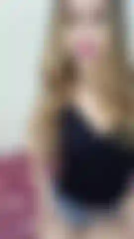 Me movo lindamente ao som de uma música linda).