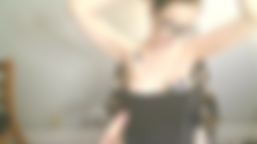 Uma chupada desleixada e uma foda de tetas.