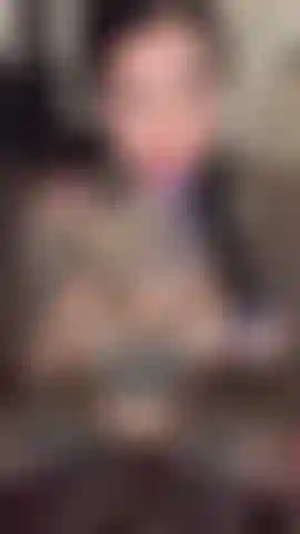 8 minutes of me fingering my pussy with my long sharp nails.