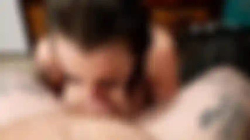 Bj, garganta profunda, peitões foda, punheta com facial.
