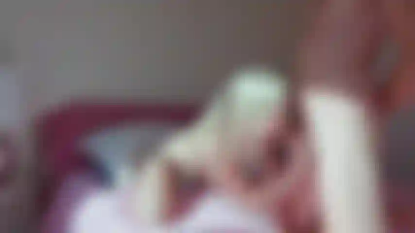 (B/g) cam ao vivo! Sendo fodida de quatro e chupando pau.