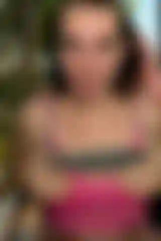 Titties massagin'